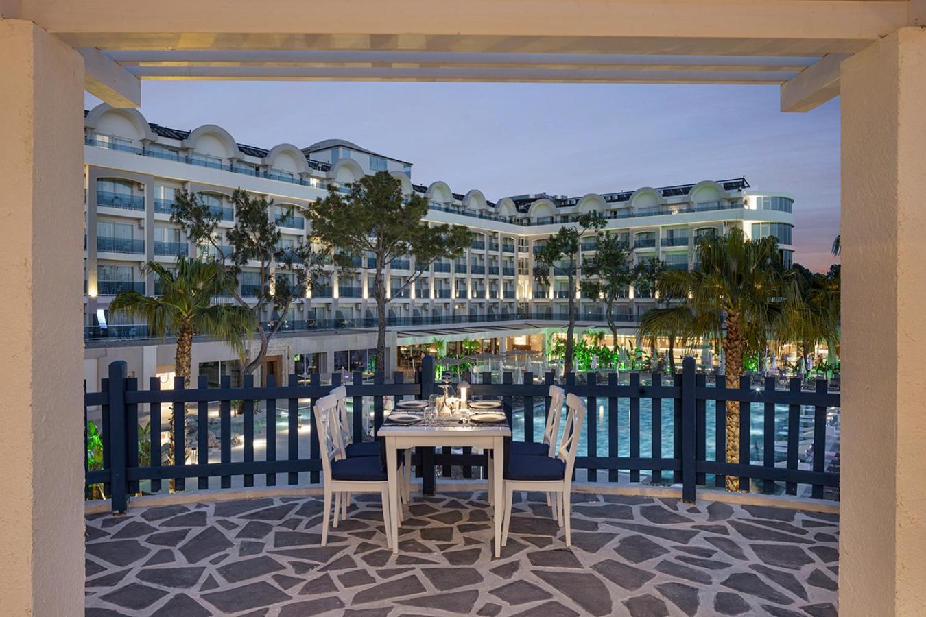 Berry Blue Hotels Side Bagian luar foto