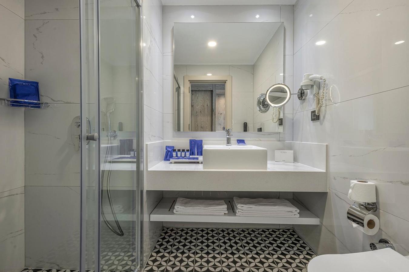 Berry Blue Hotels Side Bagian luar foto