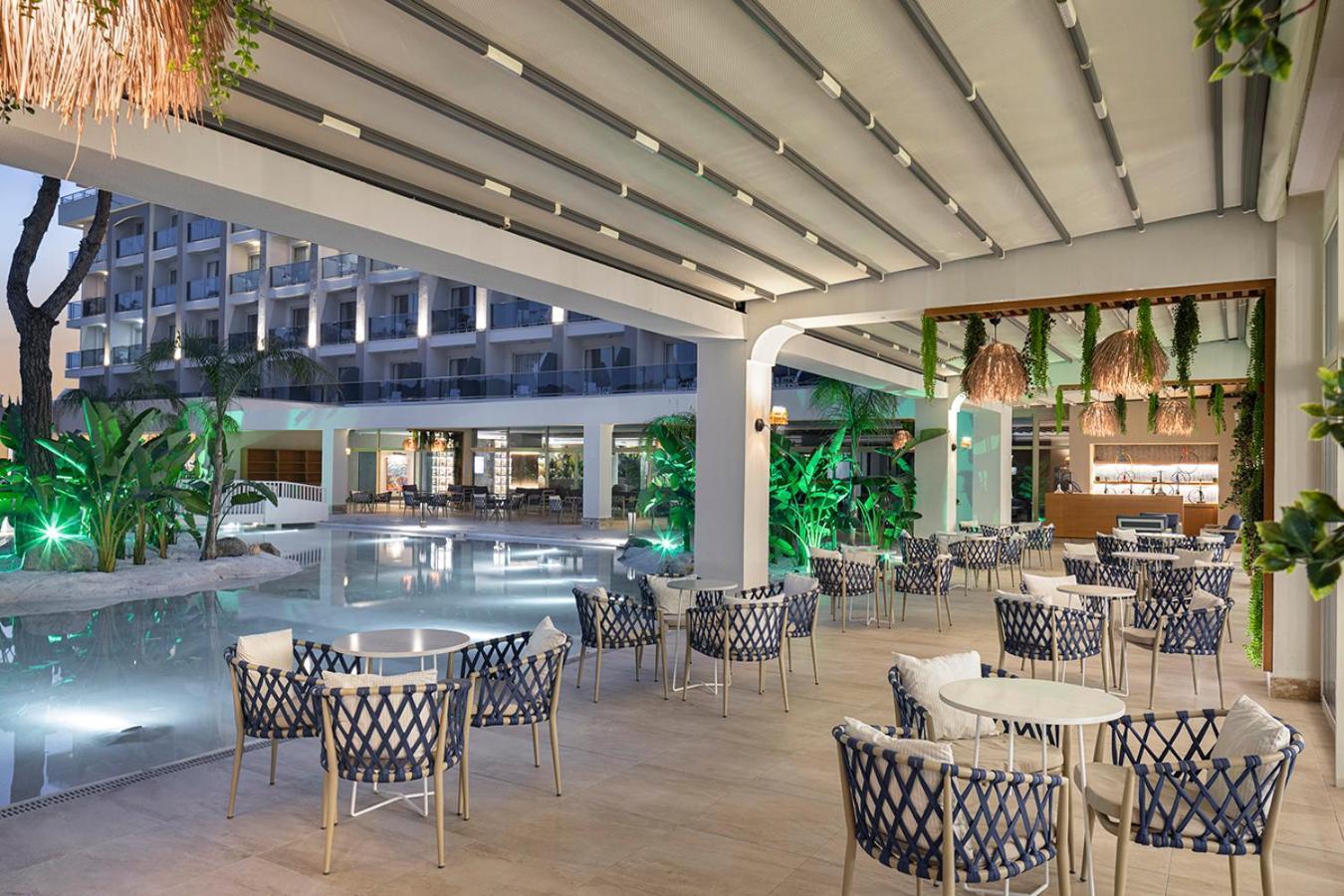 Berry Blue Hotels Side Bagian luar foto